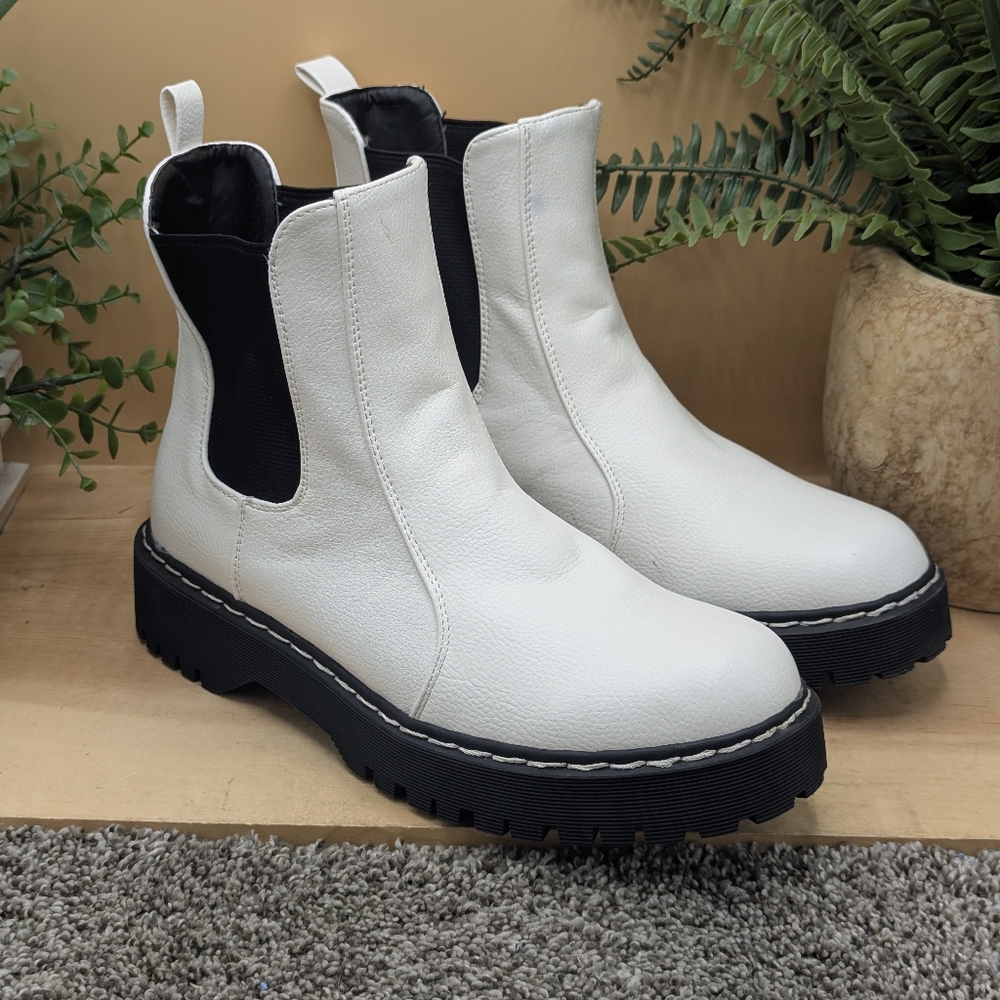 Sincerly Jules White Combat Style Boots Women's Size 9.5M Casual Comfort
